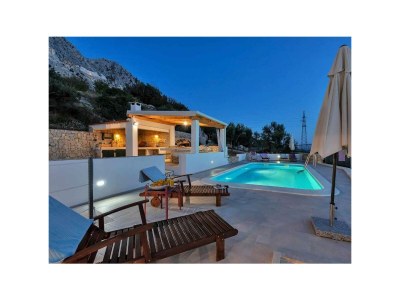 Holiday house Charming Villa Hill with Pool - Features photo 23