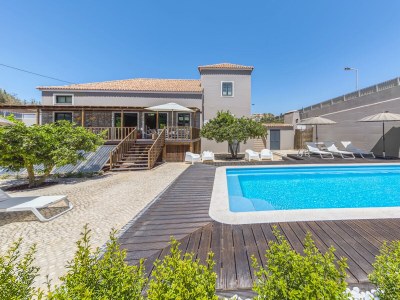 Villa Cocheira Beach House in Ferragudo - Villa