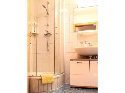 Apartment Apartment "Julia" 1 Wohn- & 2 Schlafräume/Du/WC - Features photo 16