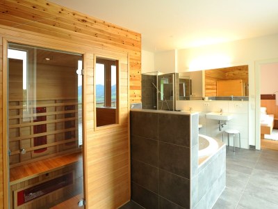 Apartment Penthouse Living Top B18 - 3 Schlafr., Bad/Du./WC - Features photo 46