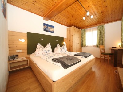 Holiday room Familienzimmer mit Dusche, WC in Ramsau am Dachstein - Holiday room