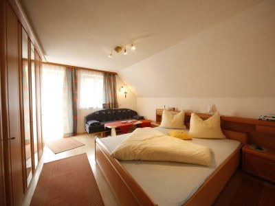 Holiday room Doppelzimmer mit Schlafcouch  Dusche, WC - Outdoor photo 11