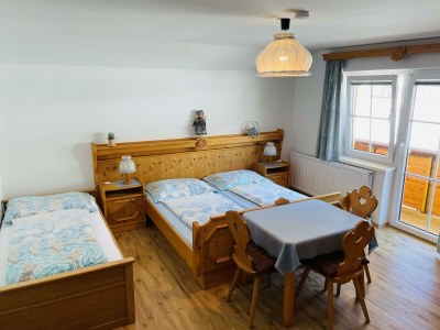 Holiday room Zimmer 1 - Dreibettzimmer, Dusche, WC - Features photo 17