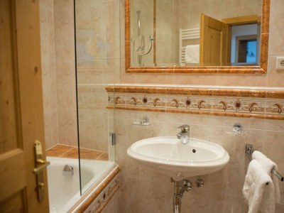 Apartment Apartment/2 Schlafräume/Bad, WC Typ II - Features photo 13
