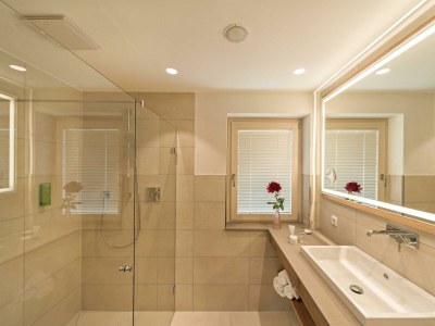 Holiday room Doppelzimmer Tirol (bis 2 Nächte) - Features photo 54