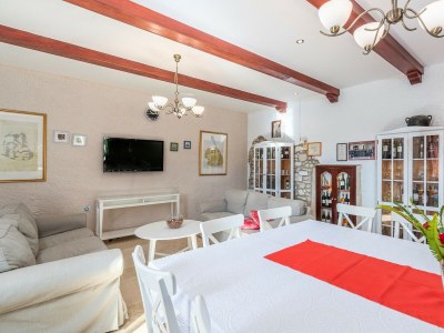 Apartment Apartment House Peresiji - AUA Two-bedroom apartment with shared pool - Features photo 25