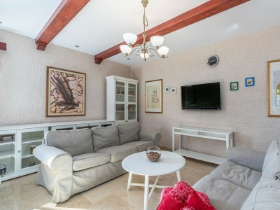 Apartment Apartment House Peresiji - AUB Three-bedroom apartment with shared pool - Features photo 10