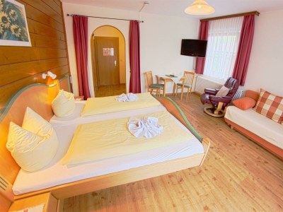 Holiday room Doppelzimmer+Zusatzb. DU, Balkon,WC ab 4 Nächte HP - Features photo 62