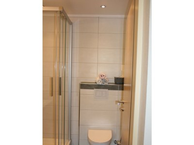 Apartment Apartment Blumenwiese/1 Schlafraum/Dusche, WC - Features photo 32