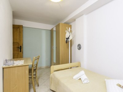 Apartment Rustic Two-Bedroom Apartment Banko Diana - Features photo 24