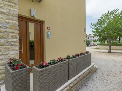 Apartment Apartment Complex Hana in Funtana - Apartment Hana III with Balcony - Outdoor photo 8