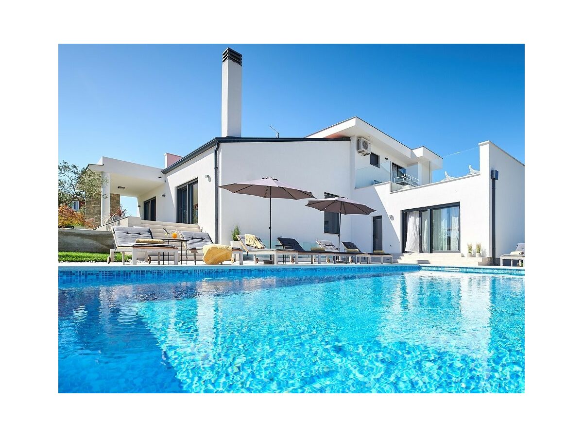 Villa Villa Dolcea - Elegant Villa Dolcea with a swimming pool