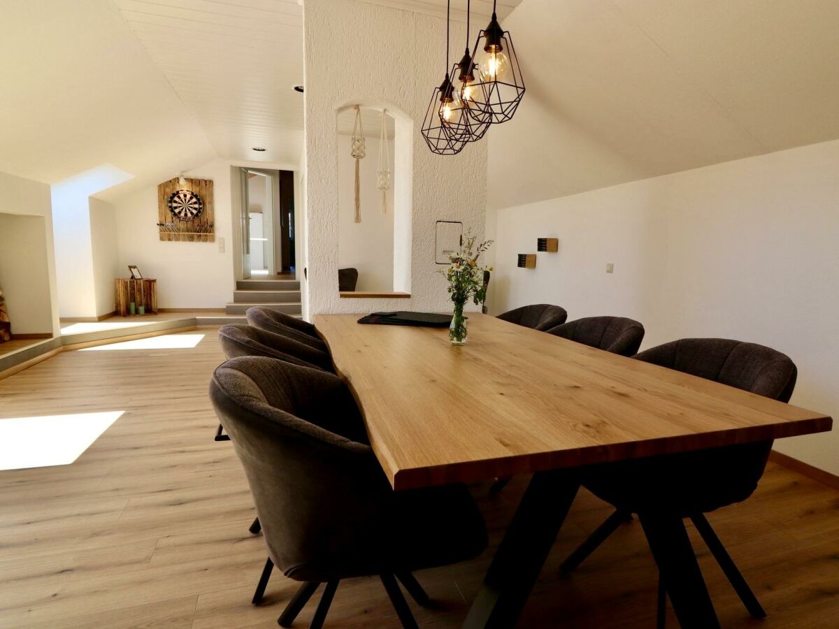 Apartment 6-Bett-Ferienwohnung EifelBleibe
