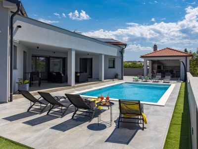Villa Villa Speranza with Private Illuminated Pool in Pula - Villa