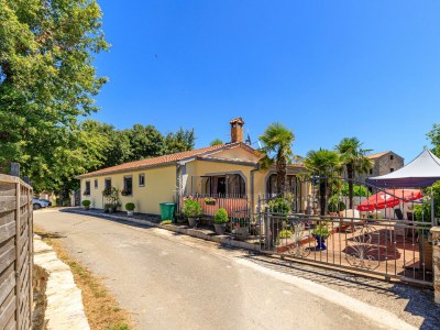 Apartment Apartments Stranići in Central Istria - Holiday Apartment Castelli in Stranici Kod Sv. Lovreca - Apartment