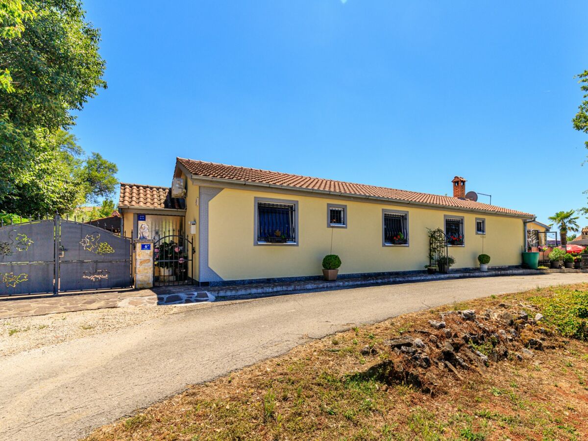 Apartment Apartments Stranići in Central Istria - Holiday Apartment Hacienda - Outdoor photo 4