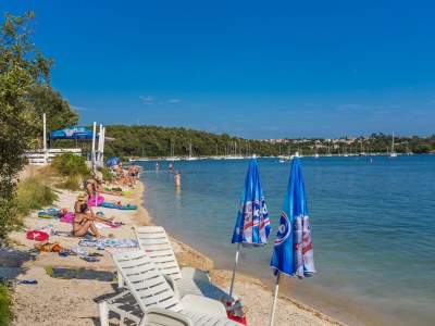 Holiday apartment BRINA with a pleasant terrace near Pula - Environment photo 29