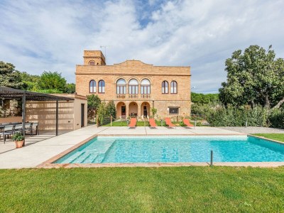 Holiday house Charming Home Near Vulpellac - Outdoor photo 3