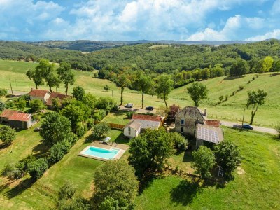 Holiday house Holiday home with pool in Coubjours - Environment photo 37