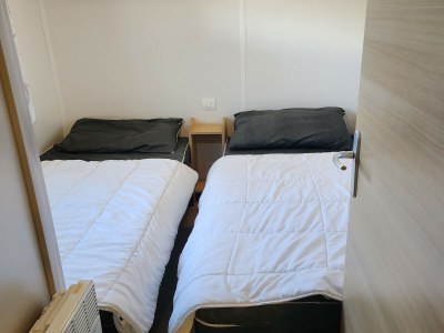 caravan Mobile Home with Plancha & Pool Access - Features photo 6