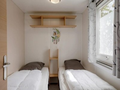 caravan Mobile Home with Plancha & Pool Access - Features photo 10