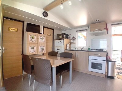caravan Mobile Home with Plancha & Pool Access - Features photo 14