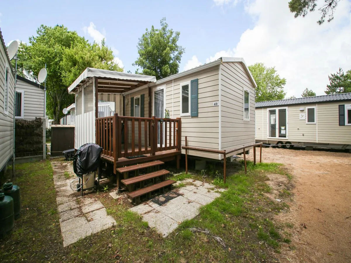 Chalet Mobile Home in Saint Jean near Sea Beach
