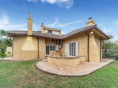 Holiday house Beautiful holiday home in Ardea with garden - Outdoor photo 12