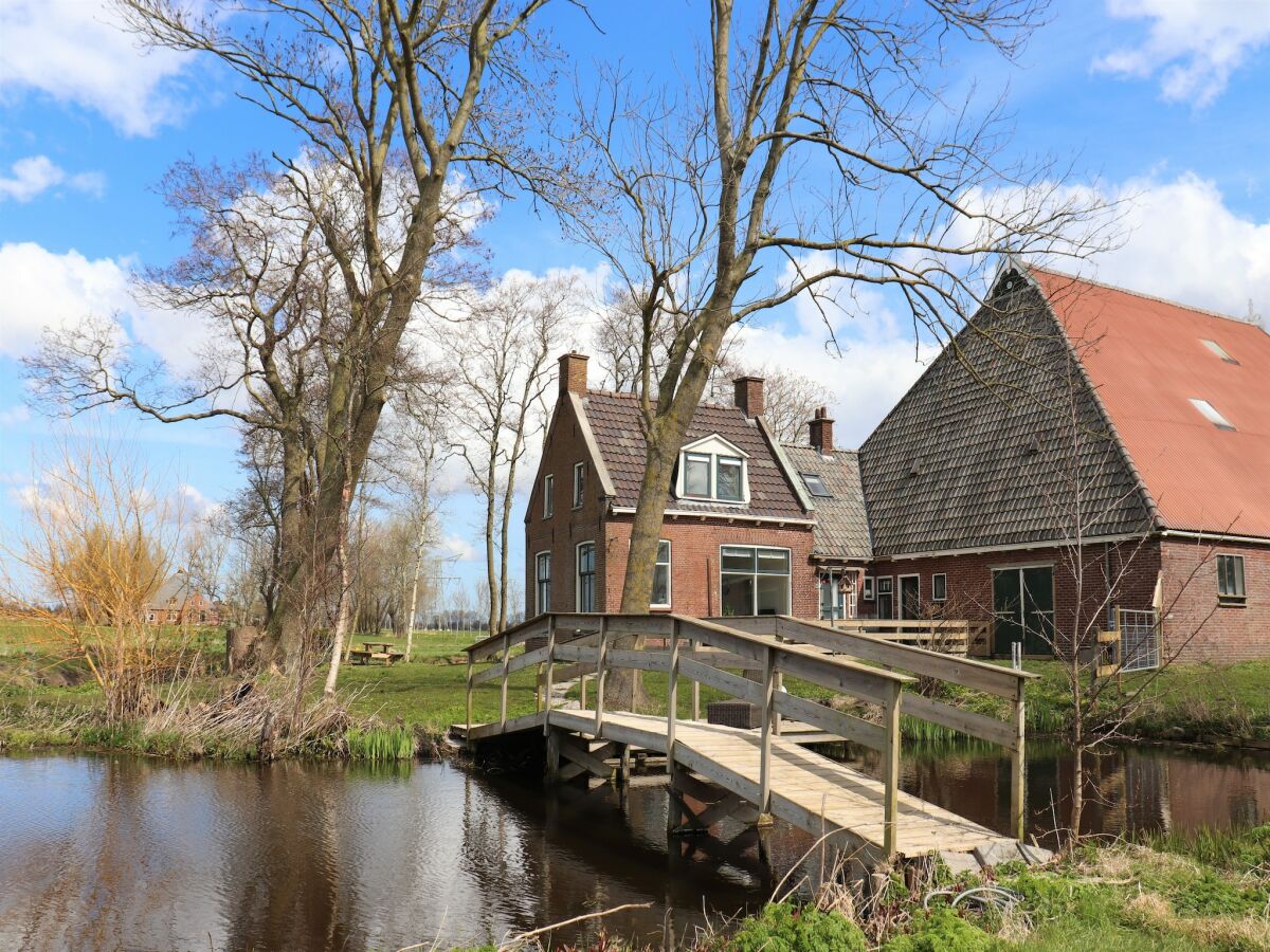 Holiday house B&B farm Grutsk in Suwald with private harbour