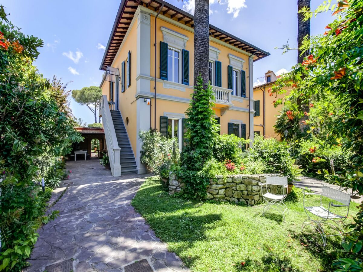 Holiday house Pisa Getaway by the Tower
