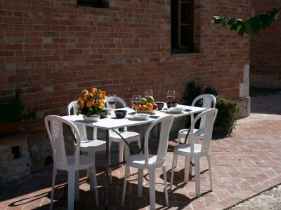 Farmhouse Tuscan Hilltop Farm Stay - Outdoor photo 4
