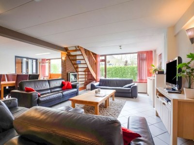 Holiday house Spacious Group Getaway with Garden - Holiday house
