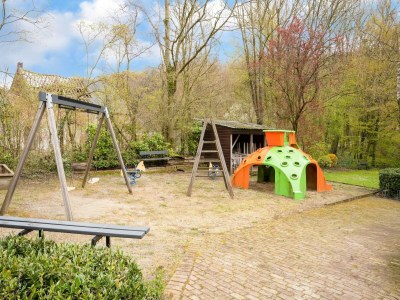 Holiday house Spacious Group Getaway with Garden - Outdoor photo 7