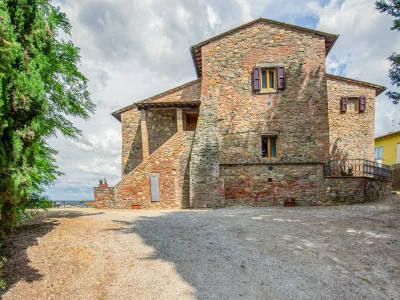 Farmhouse Spacious Tuscany Retreat in Val d'Elsa - Farmhouse