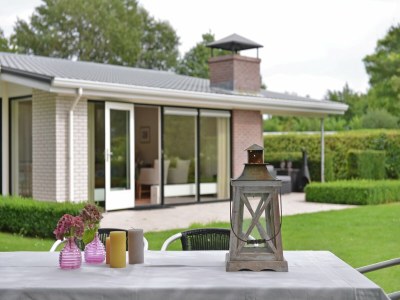 Bungalow Bungalow near Lake Veere for Water Sports in Kamperland - Bungalow