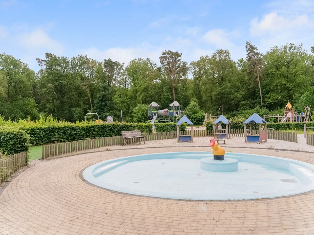Holiday house Chalet im Wald mit Pool