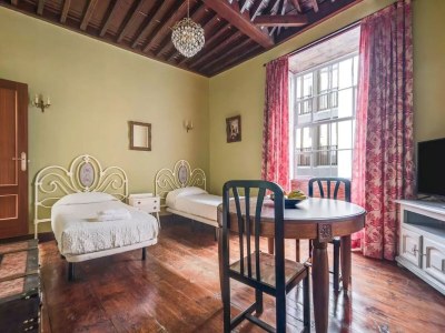 Holiday house Central La Laguna Retreat - Features photo 10