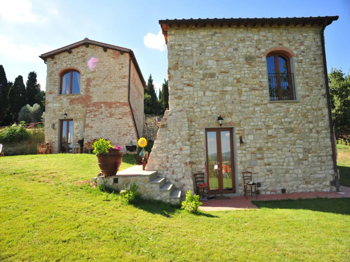 Holiday house Apartment with pool, Rignano