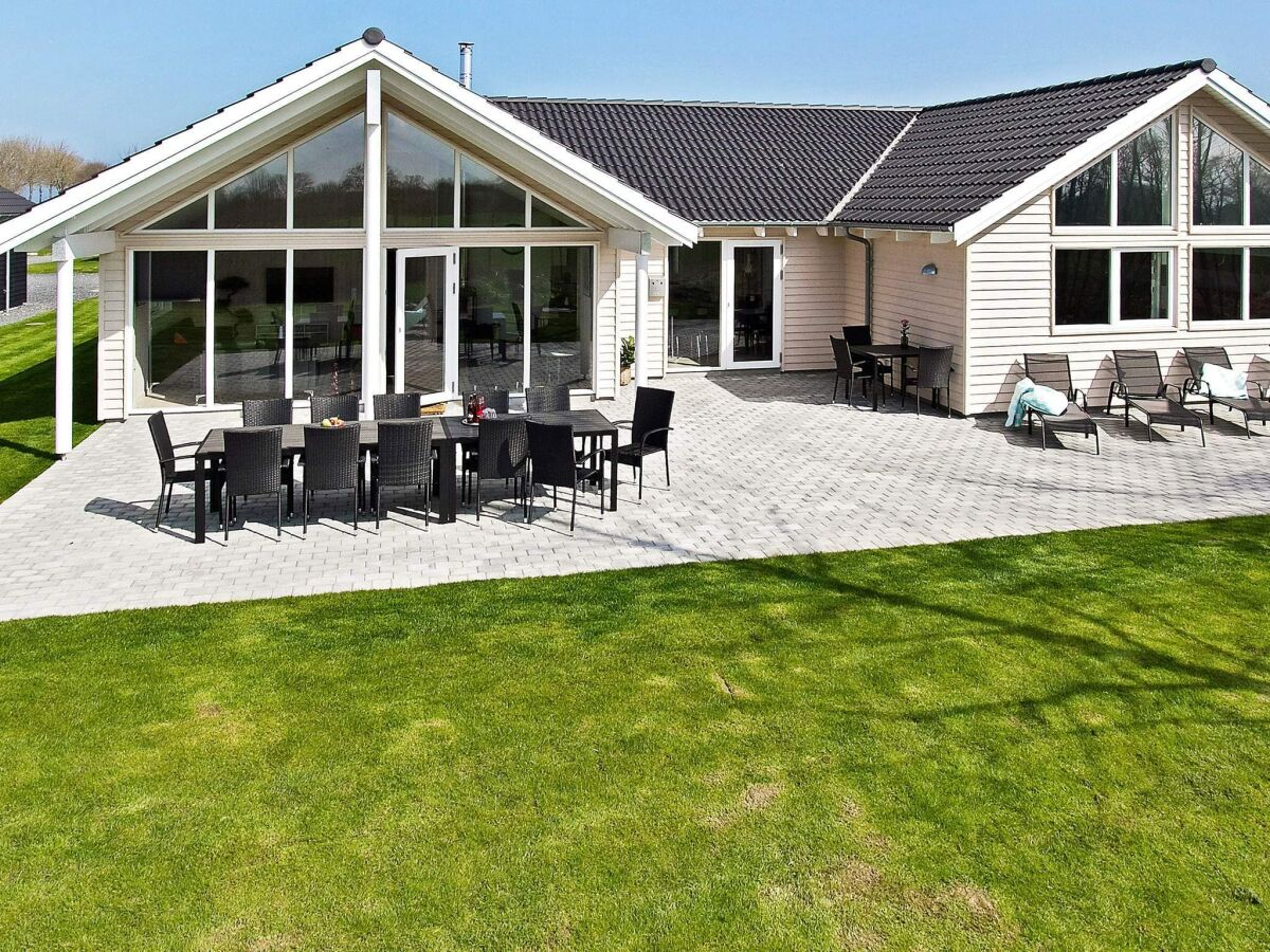 Holiday house 18 Personen Ferienhaus in Hasselberg - Outdoor photo 2