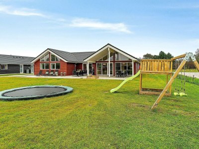 Holiday house Luxurioses Refugium mit Pool -- By Traum Ferienwohnungen - Outdoor photo 2