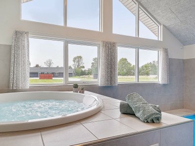Holiday house Luxurioses Refugium mit Pool -- By Traum Ferienwohnungen - Outdoor photo 4