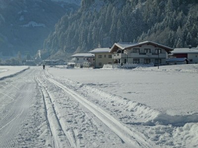 Apartment Chalet in Mayrhofen near Ski Lifts - Outdoor photo 4