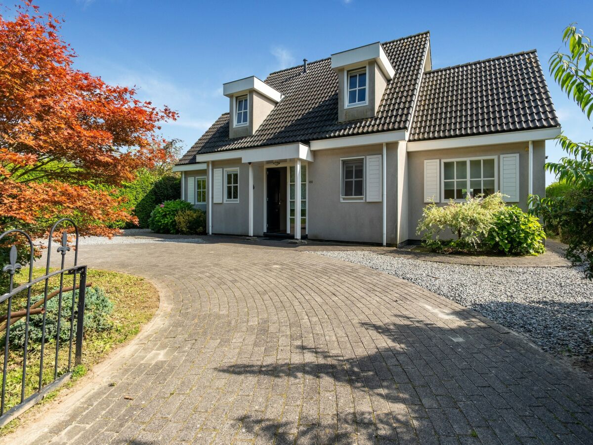 Villa Exclusive villa in Zeewolde with a terrace - Outdoor photo 5