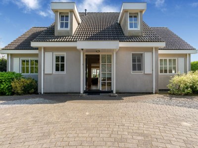 Villa Exclusive villa in Zeewolde with a terrace - Outdoor photo 4