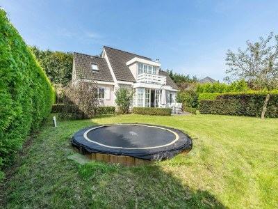 Villa Exclusive villa in Zeewolde with a terrace - Outdoor photo 11