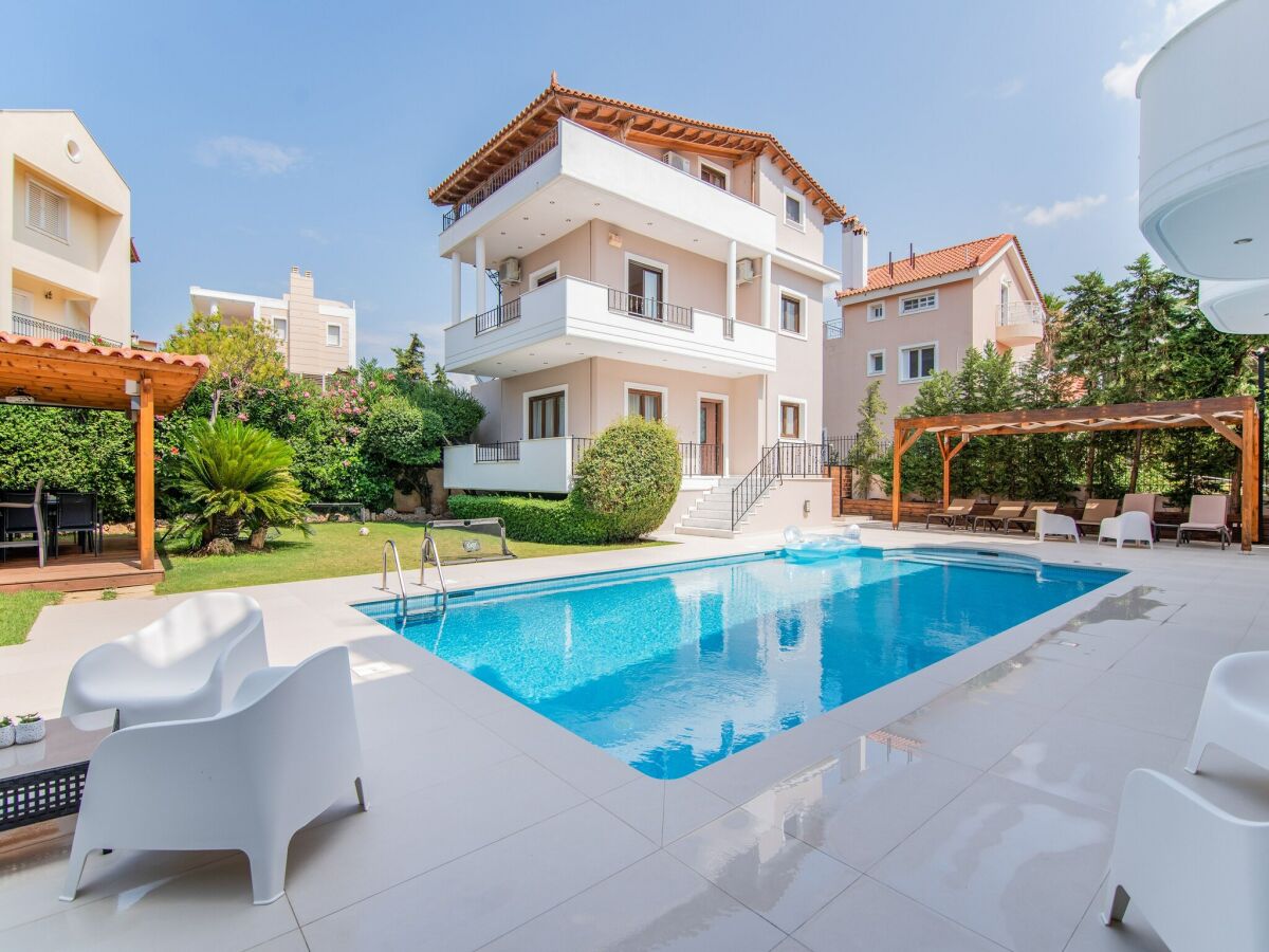 Villa Luxuriöse Villa mit Pool in Anavissos