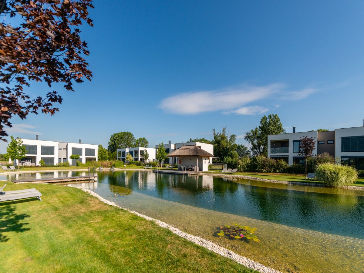 Apartment Heritage Apartment with Swimming Pond - Outdoor photo 3