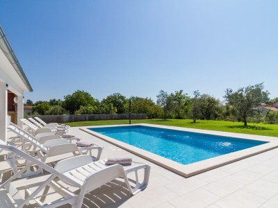 Holiday house Lovely house Piljan - Outdoor photo 3