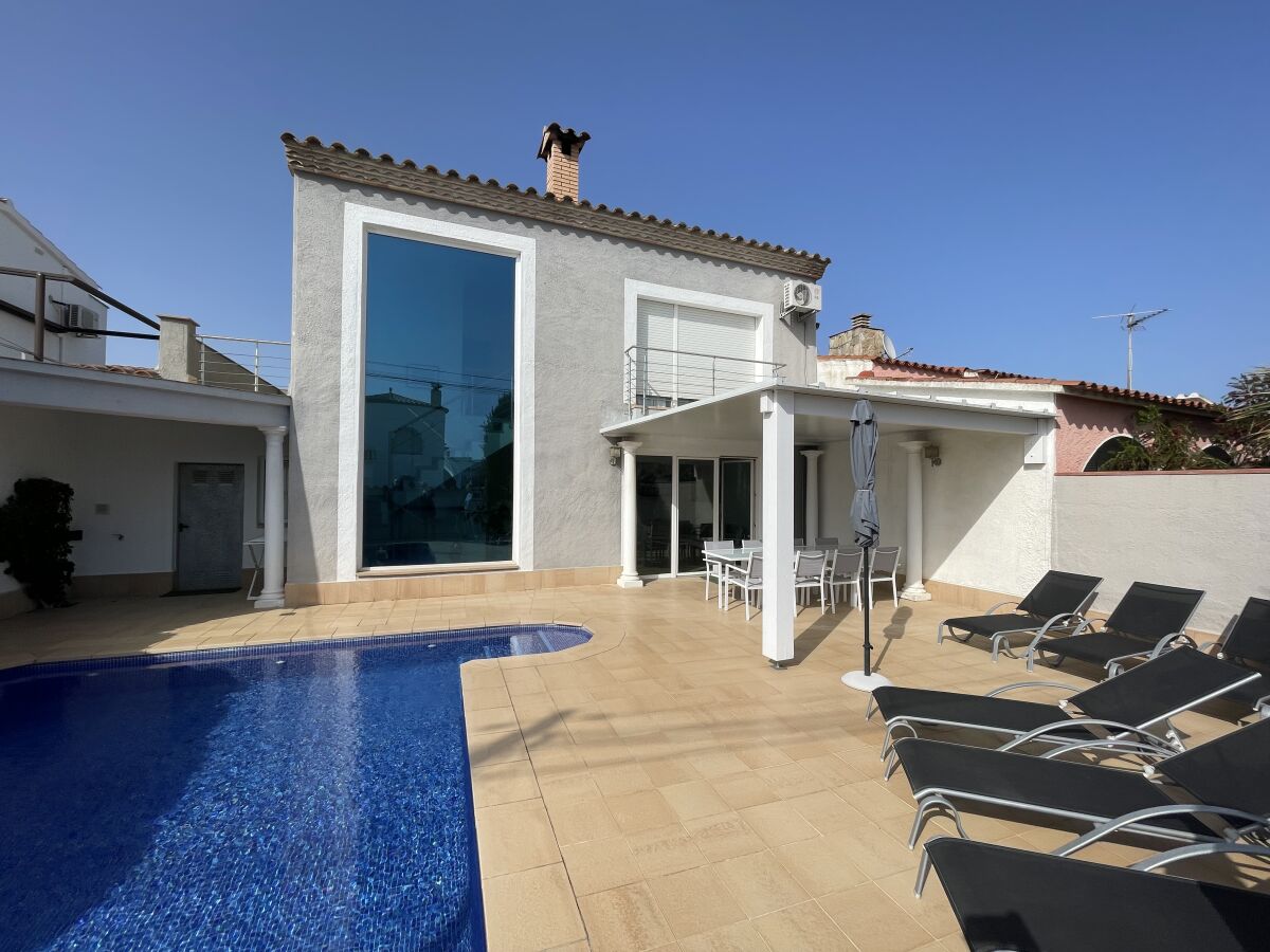Holiday house Holiday home with pool Paradise 32