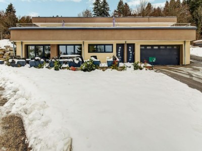 Holiday house Schצnes Ferienhaus in La Chaux mit Whirlpool - Outdoor photo 5